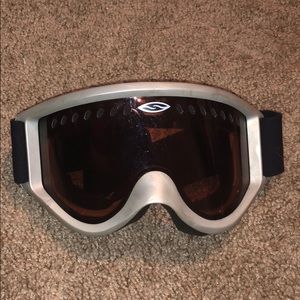 Snow goggles